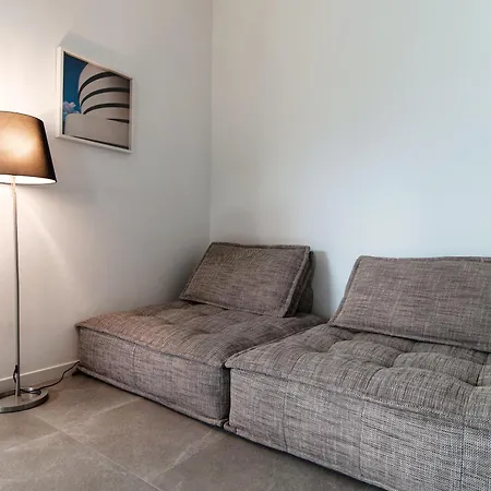 Joivy Stylish 2-bedroom By Apartment Como
