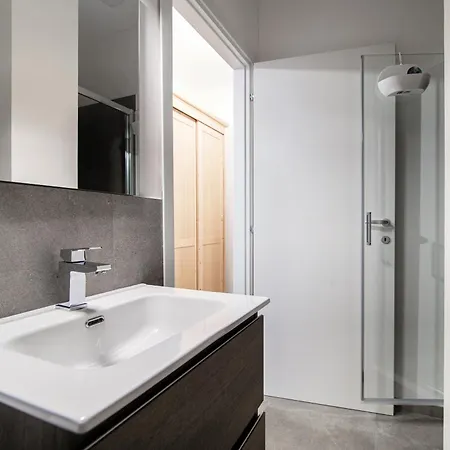 Joivy Stylish 2-bedroom By Apartment